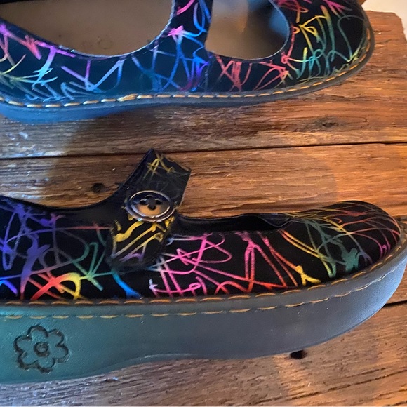 INGARO JANE NURSING SHOE IN SCRIBBLE - Picture 1 of 8